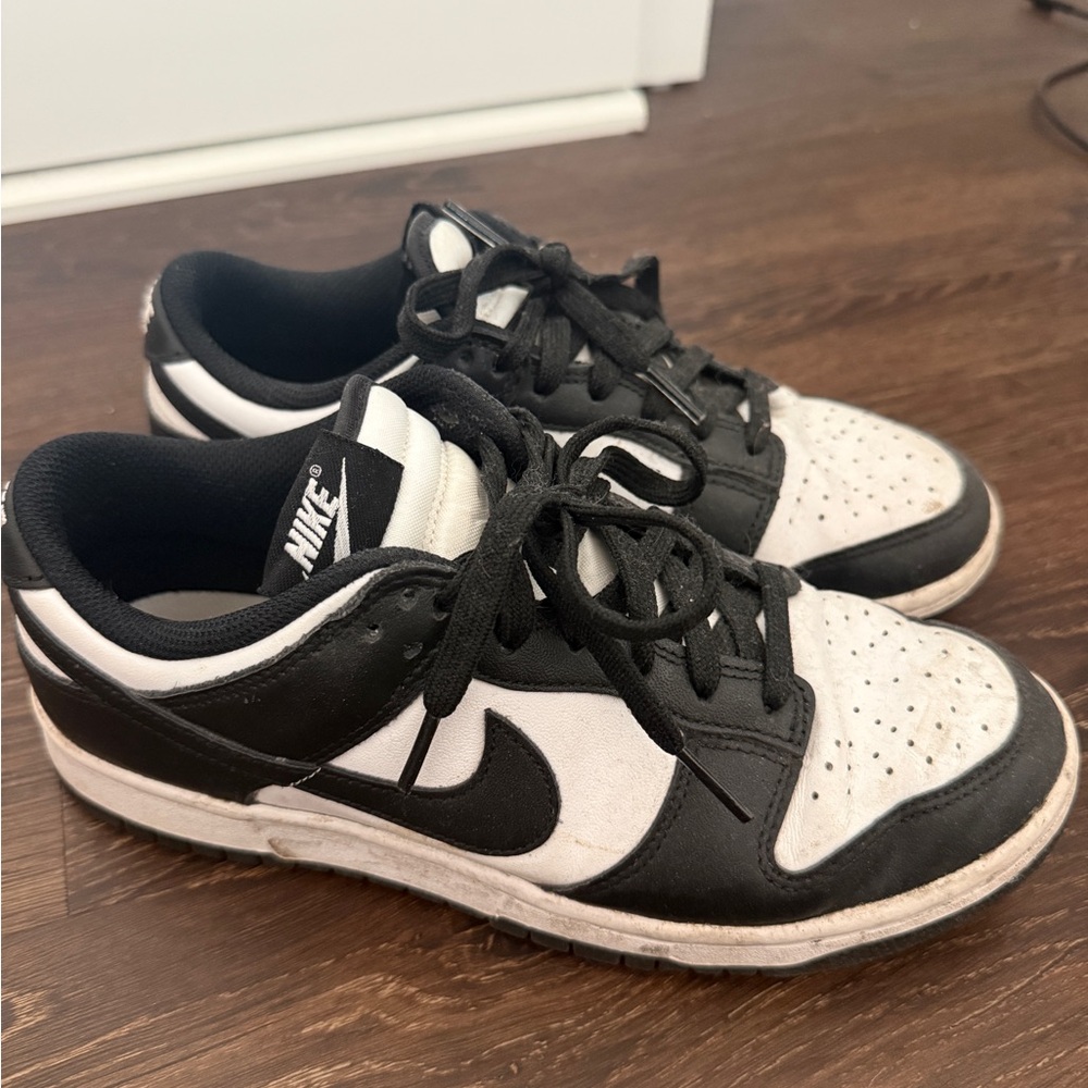 Nike Classic Panda Dunks